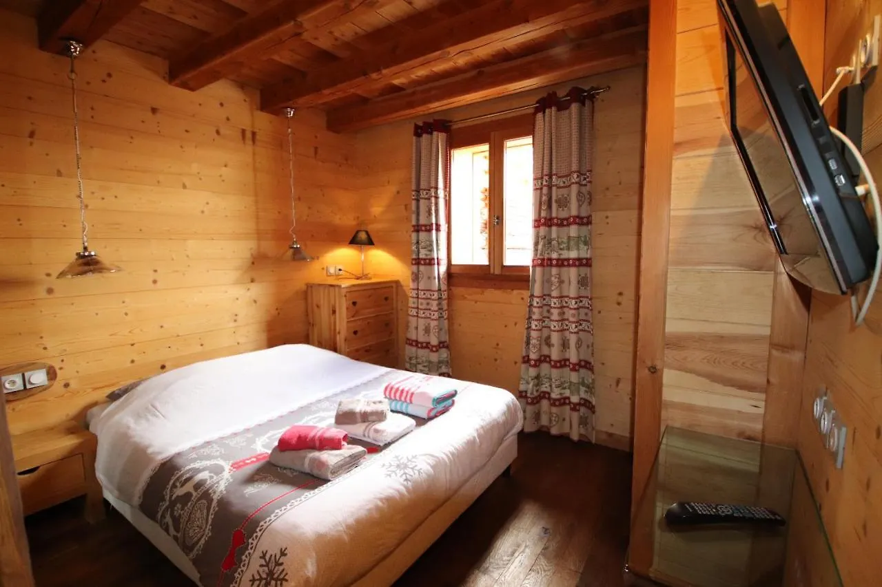 Prestigious 18 Person Chalet With Pool And Jacuzzi Vars  France