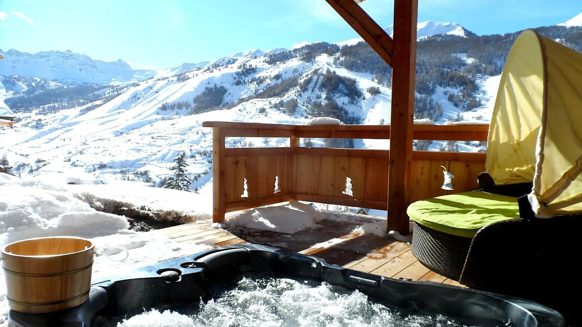 Prestigious 18 Person Chalet With Pool And Jacuzzi Vars