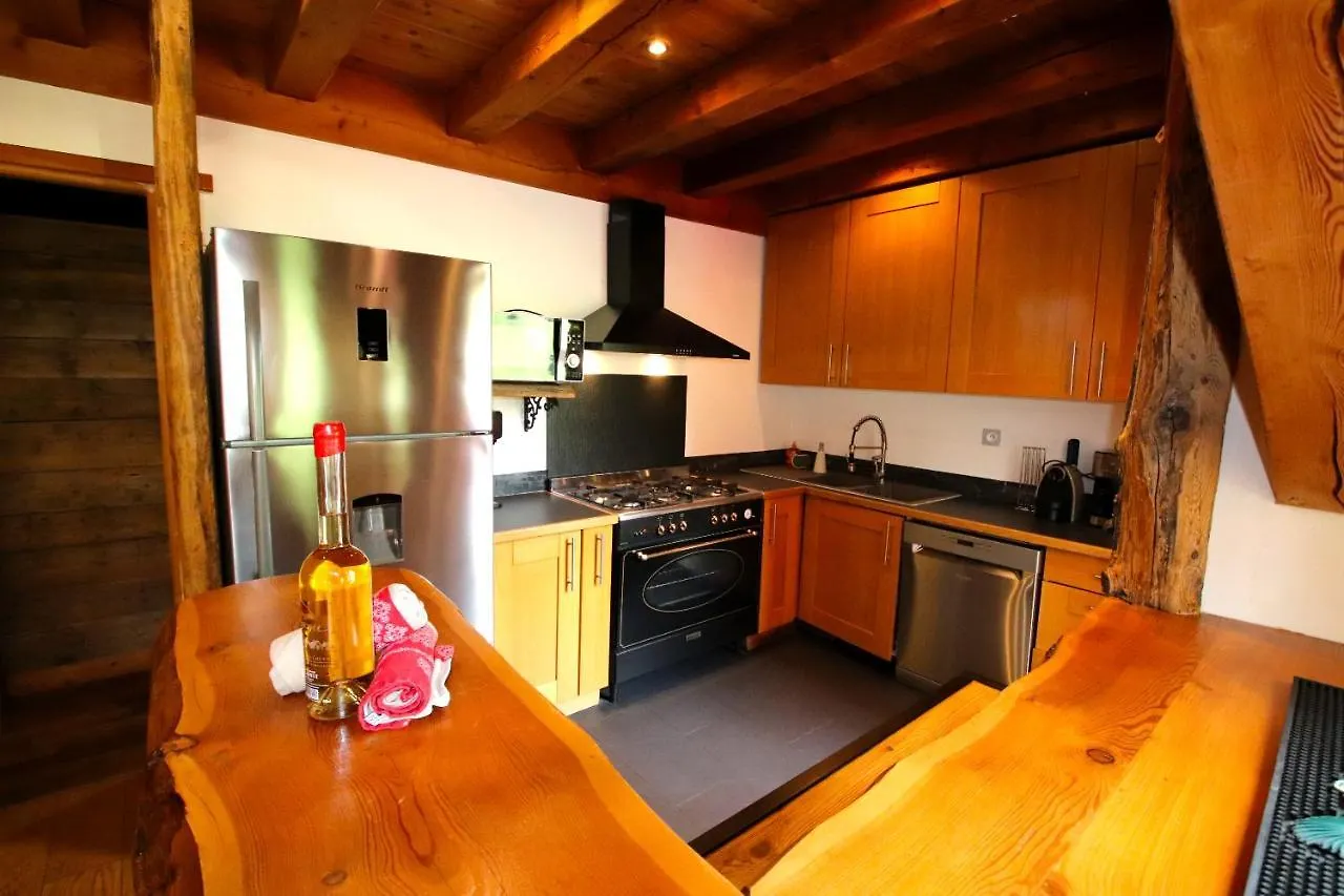 Prestigious 18 Person Chalet With Pool And Jacuzzi 바르스