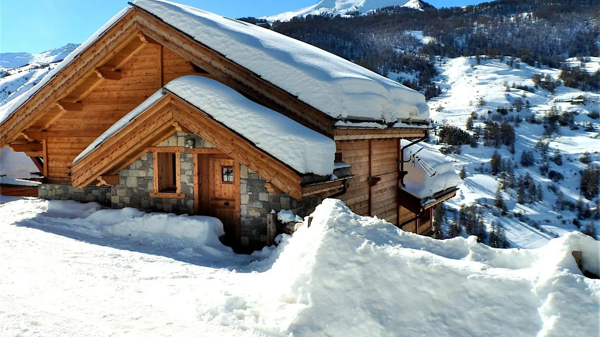 Prestigious 18 Person Chalet With Pool And Jacuzzi 바르스
